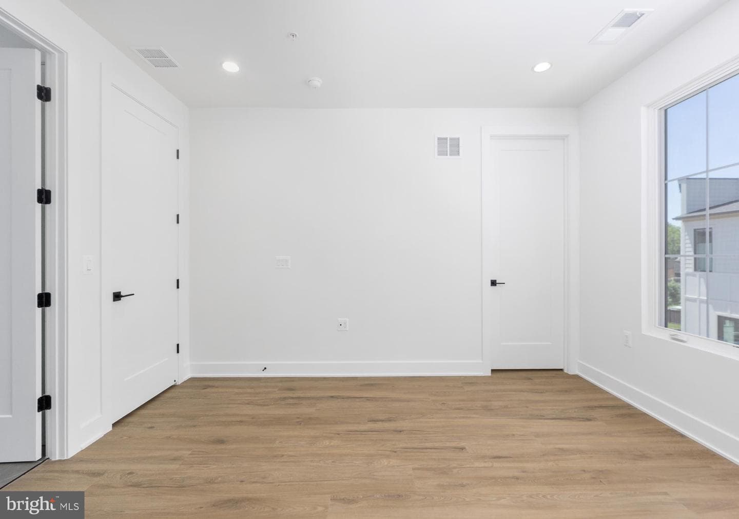 8622 Erdem Pl photo 15