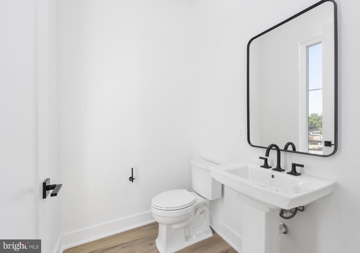 8622 Erdem Pl photo 16