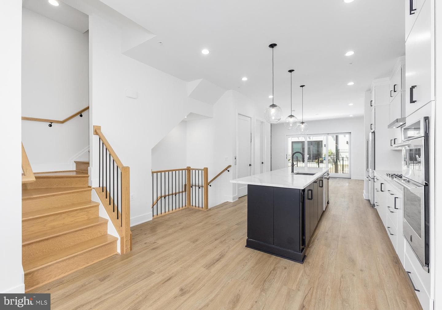 8622 Erdem Pl photo 4