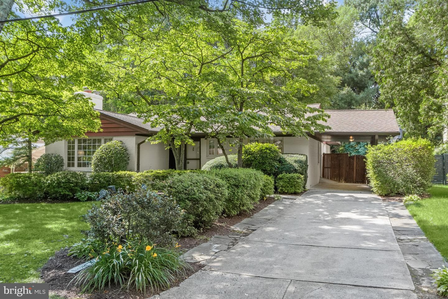 5512 Uppingham St, Chevy Chase