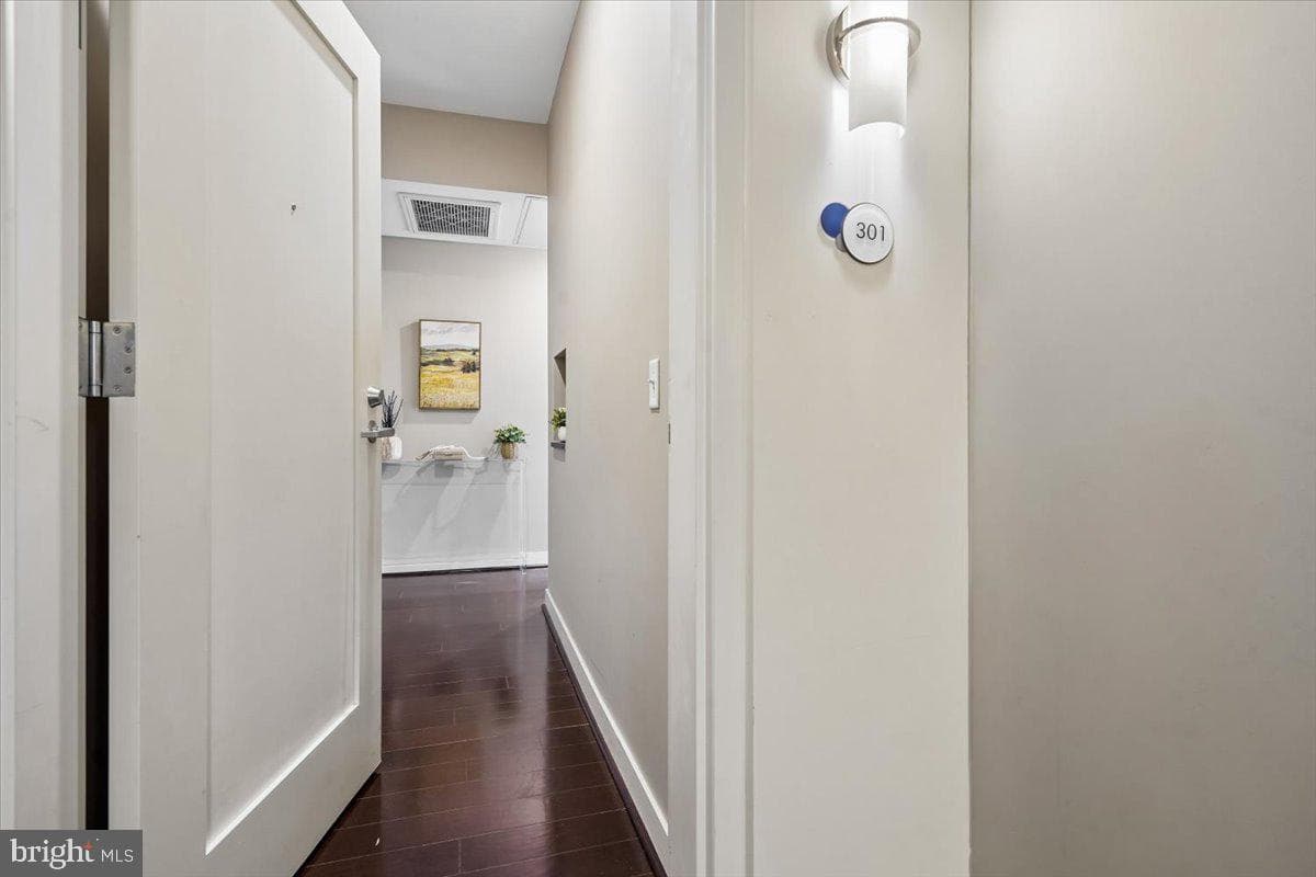1320 Fenwick Lane #301 photo 28
