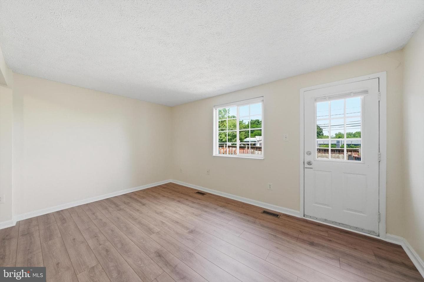 2807 Shepperton Terrace photo 11