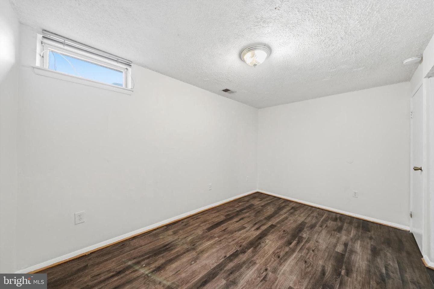 2807 Shepperton Terrace photo 25