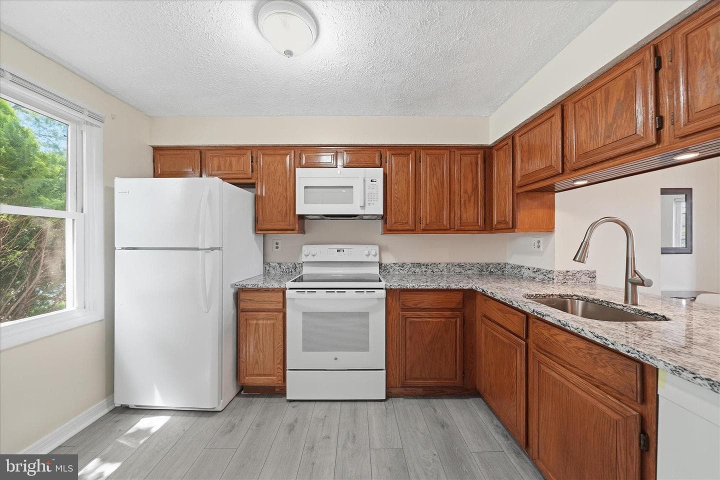 2807 Shepperton Terrace photo 39