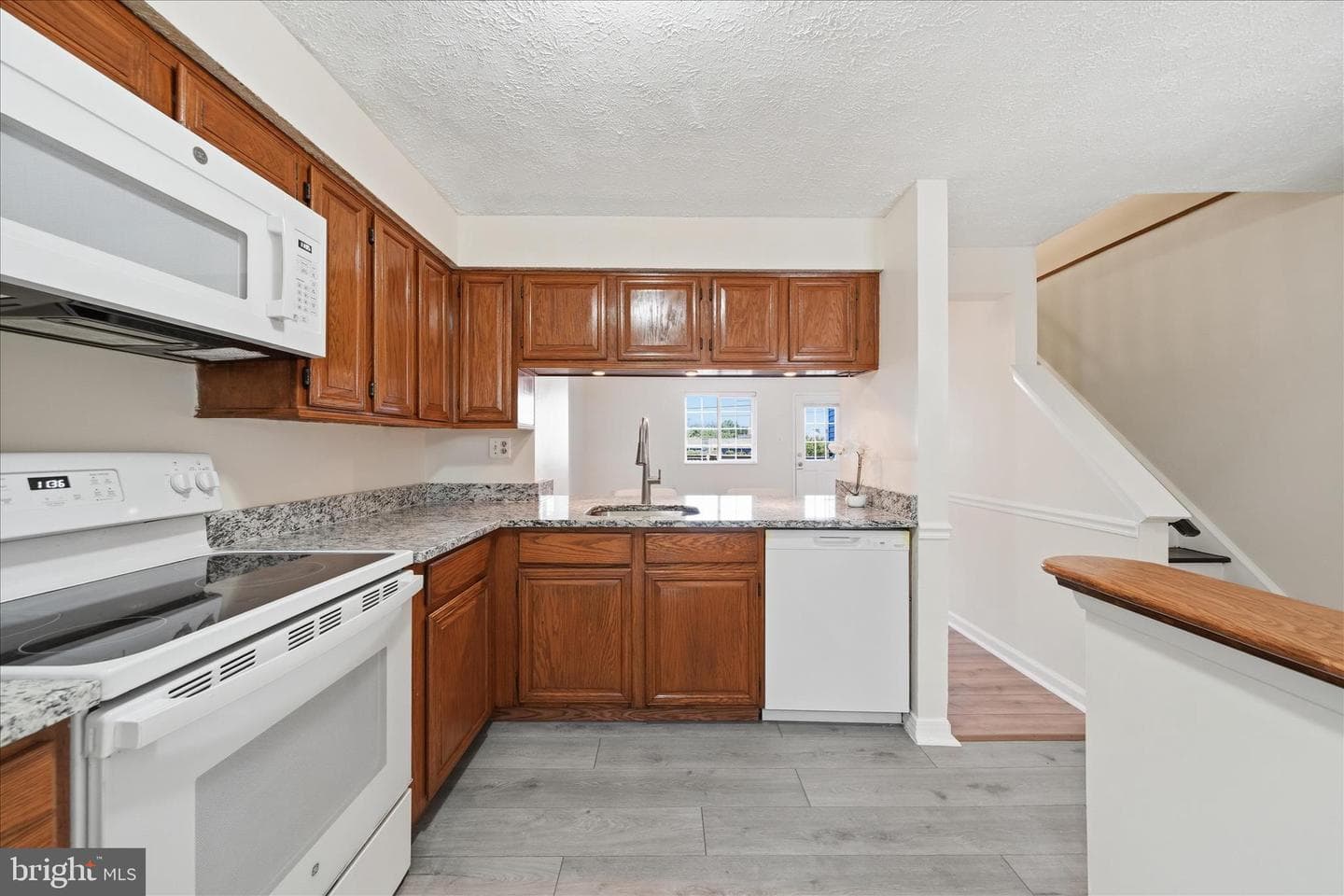 2807 Shepperton Terrace photo 43