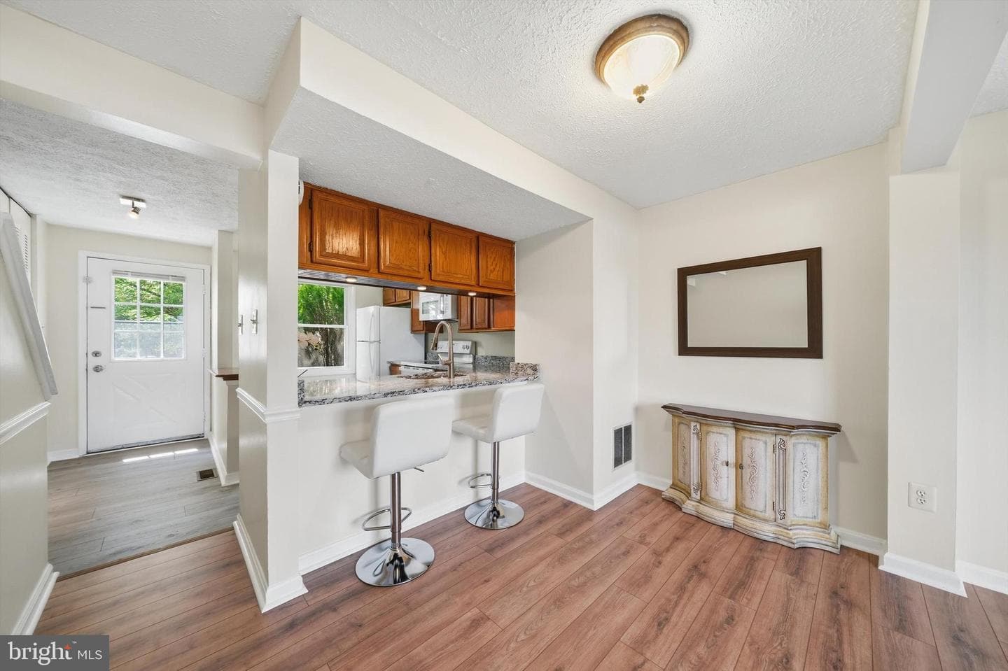 2807 Shepperton Terrace photo 9