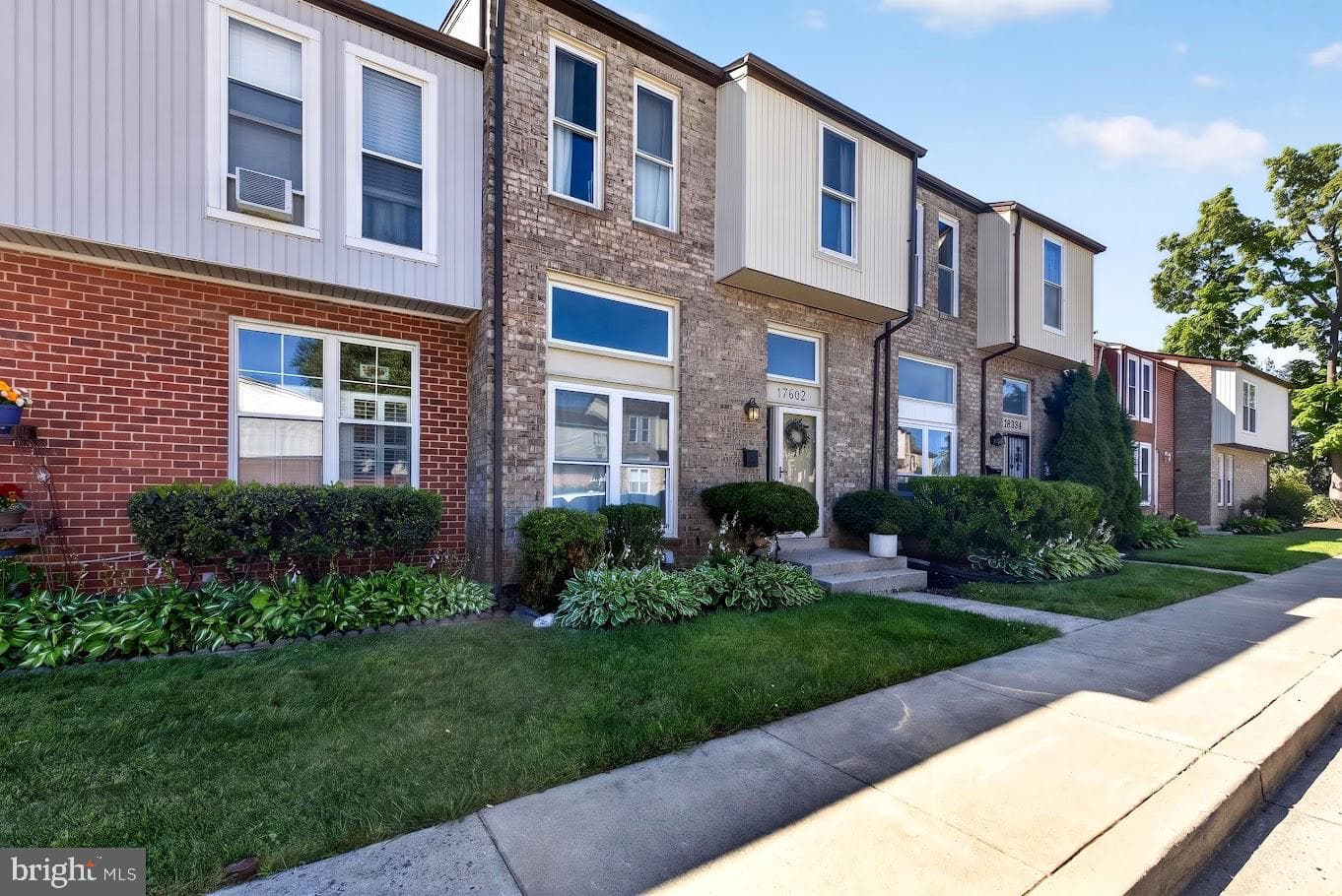 17602 Horizon Place photo 4