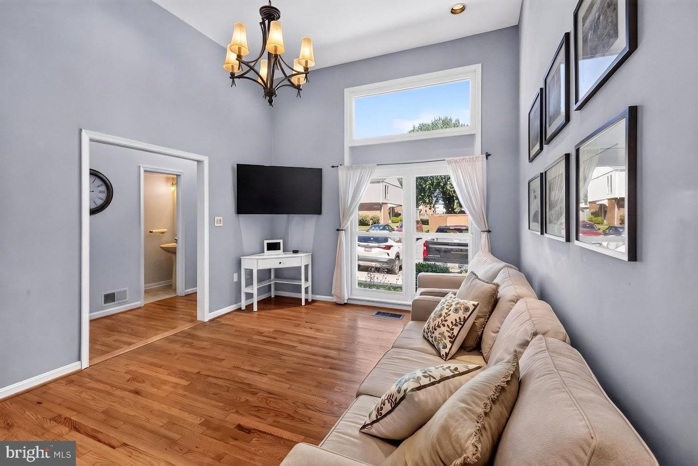 17602 Horizon Place photo 8