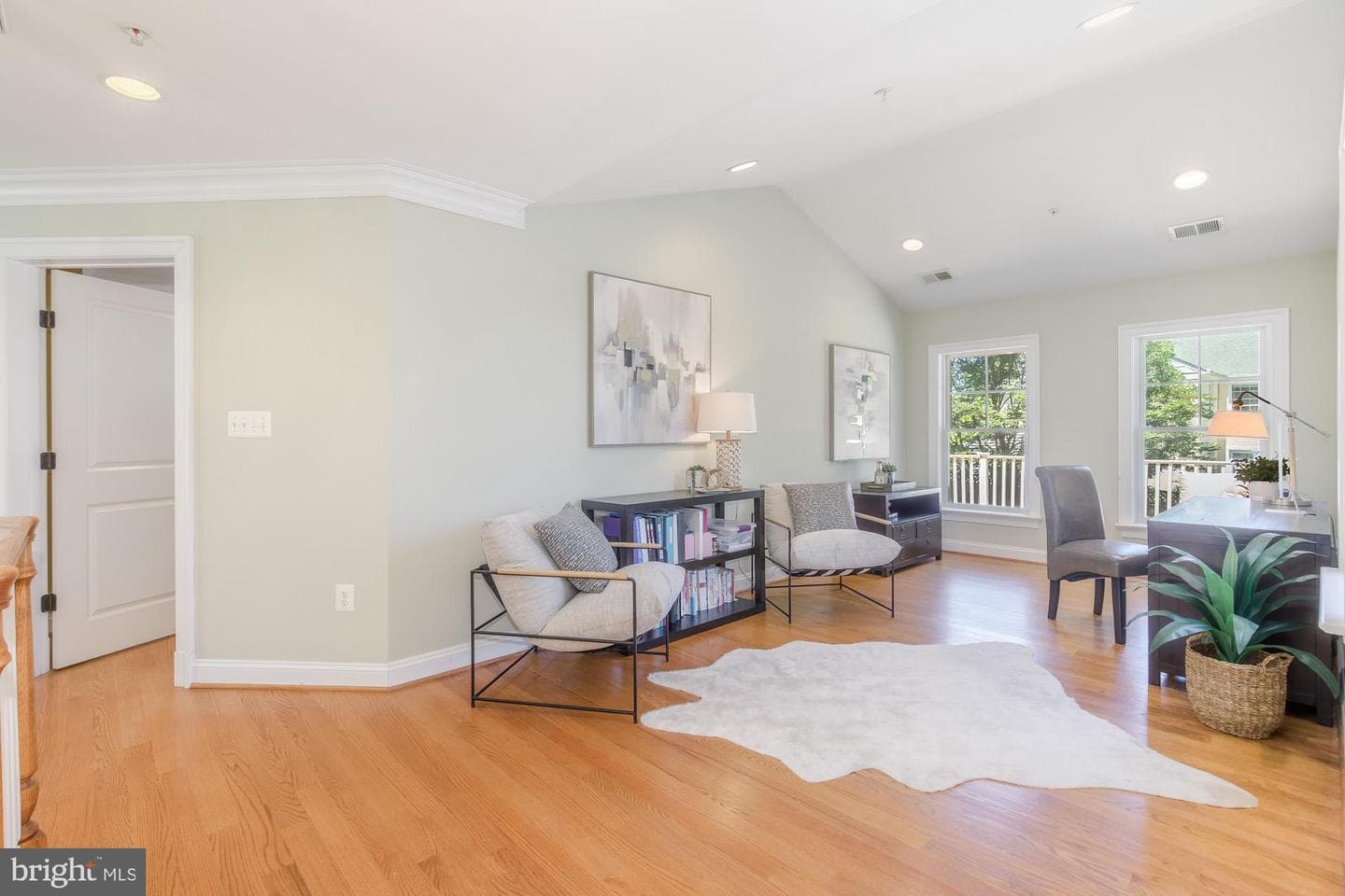 5601 Vernon Place photo 25