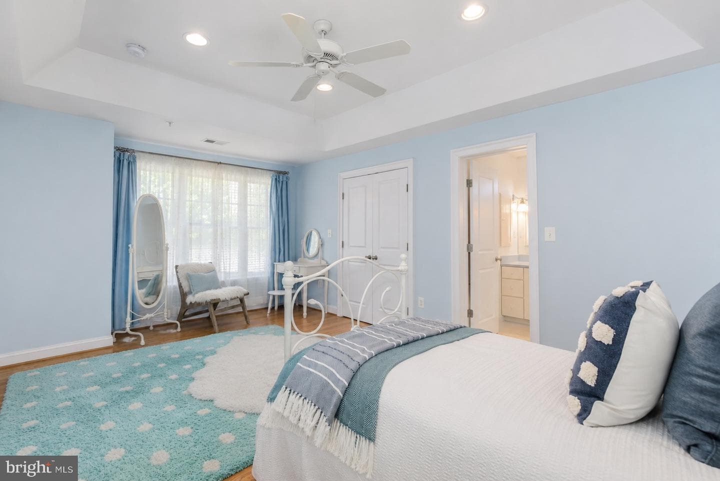 5601 Vernon Place photo 39