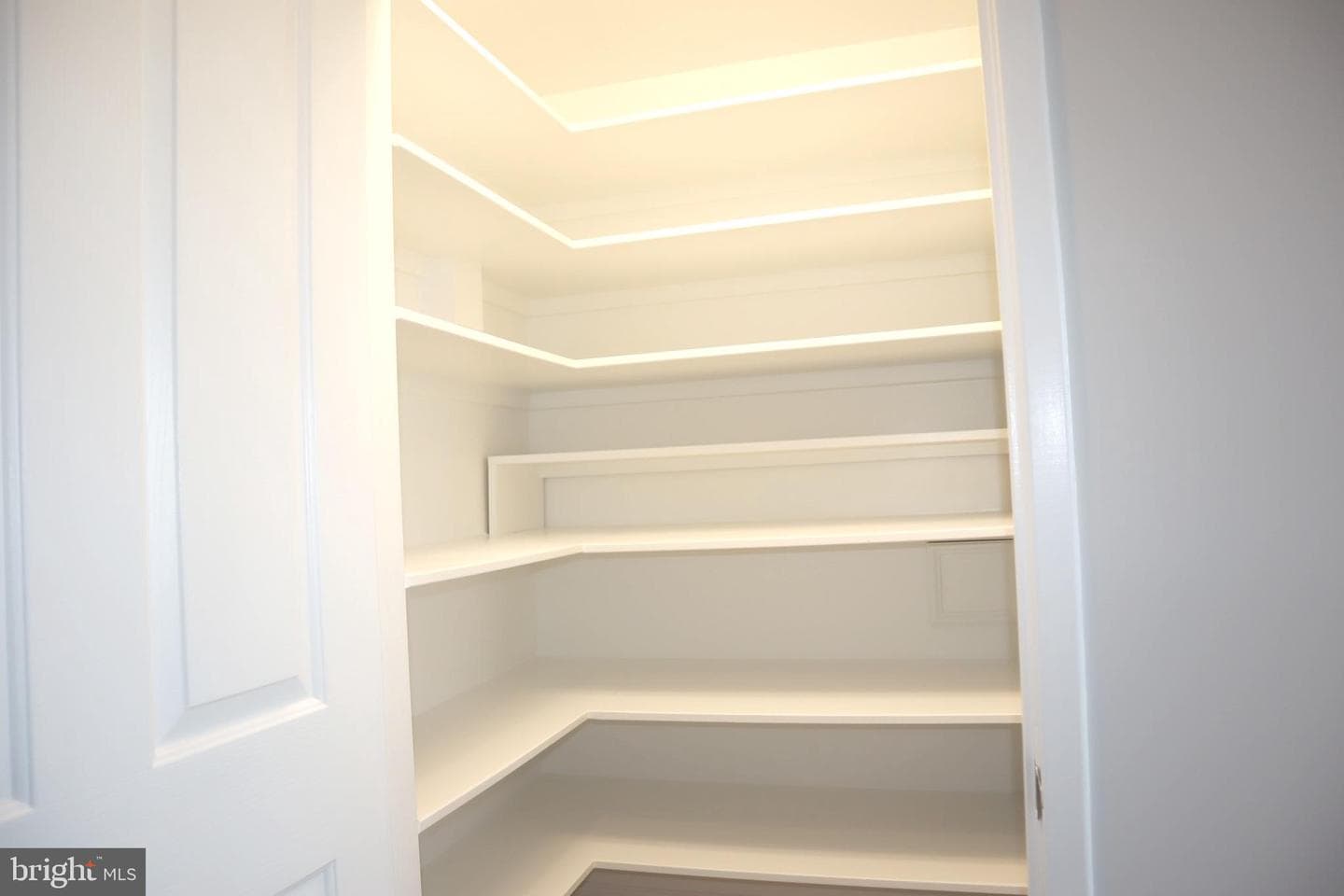 10401 Grosvenor Place #1704 photo 32