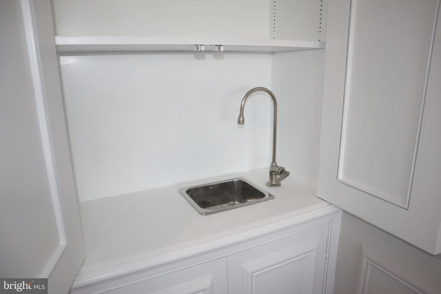 10401 Grosvenor Place #1704 photo 37