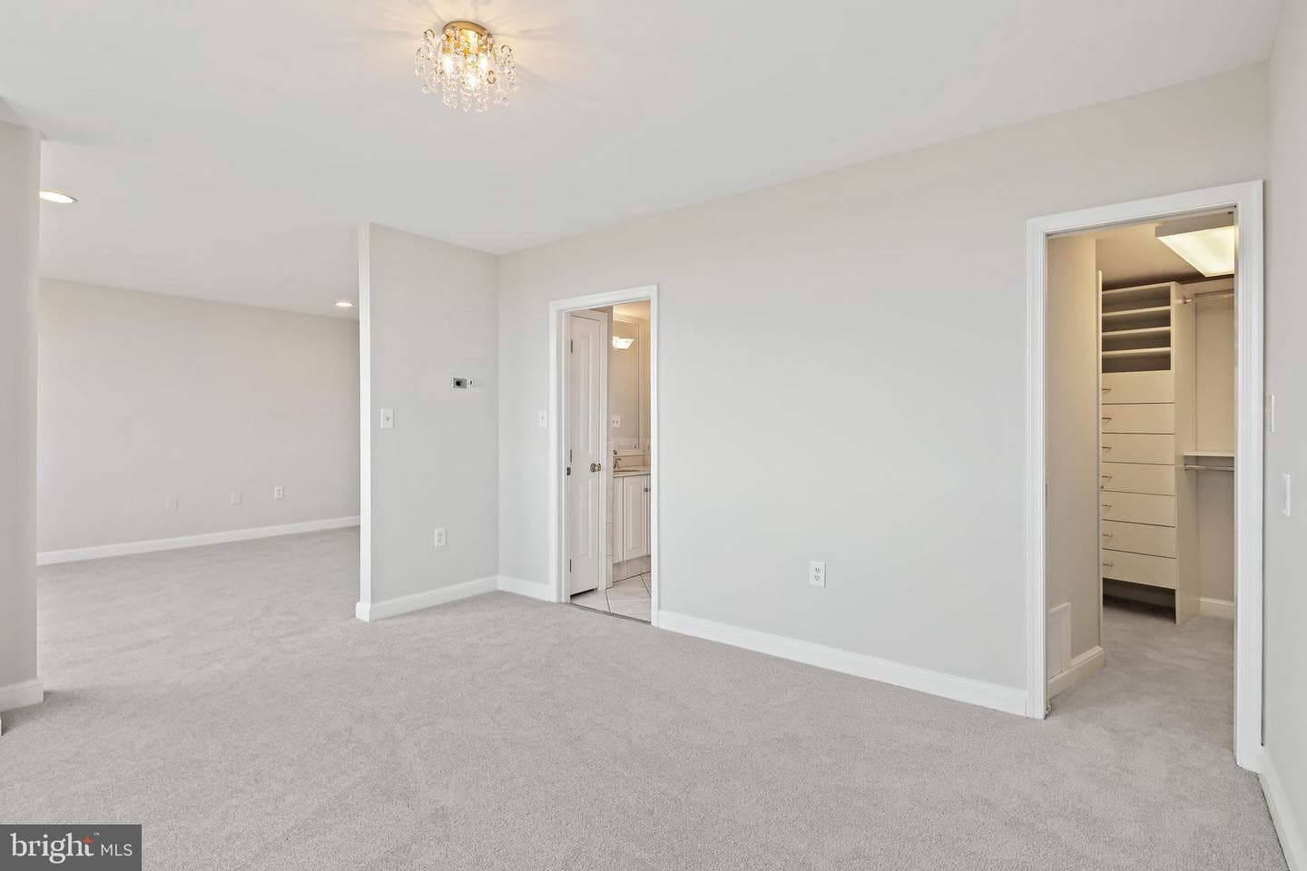 10401 Grosvenor Place #1704 photo 40