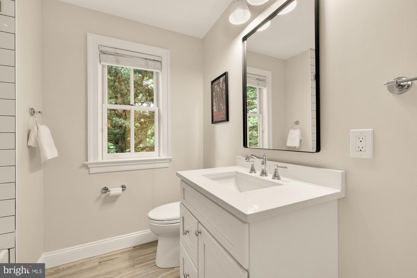 10914 Montrose Avenue photo 30