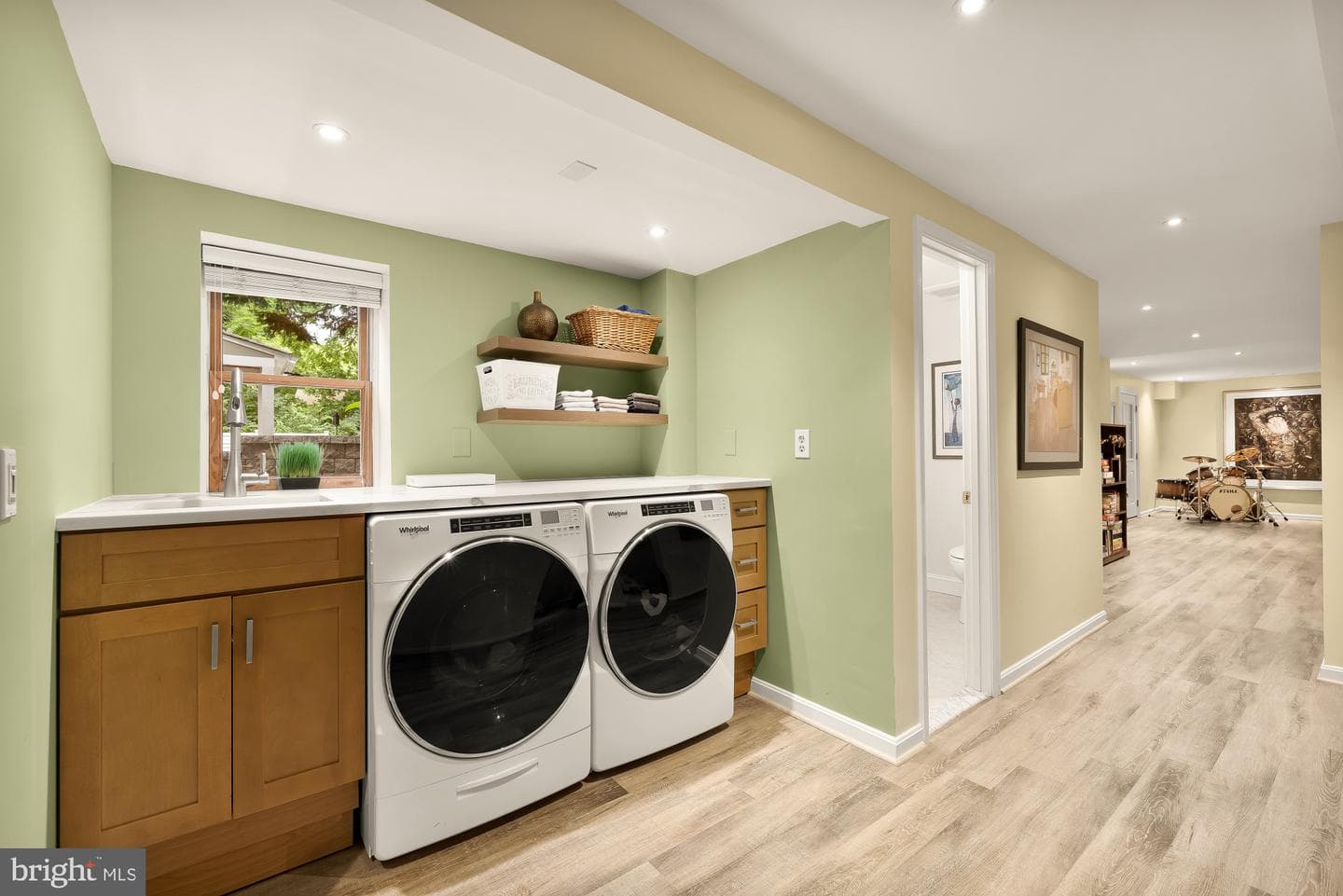 10914 Montrose Avenue photo 38