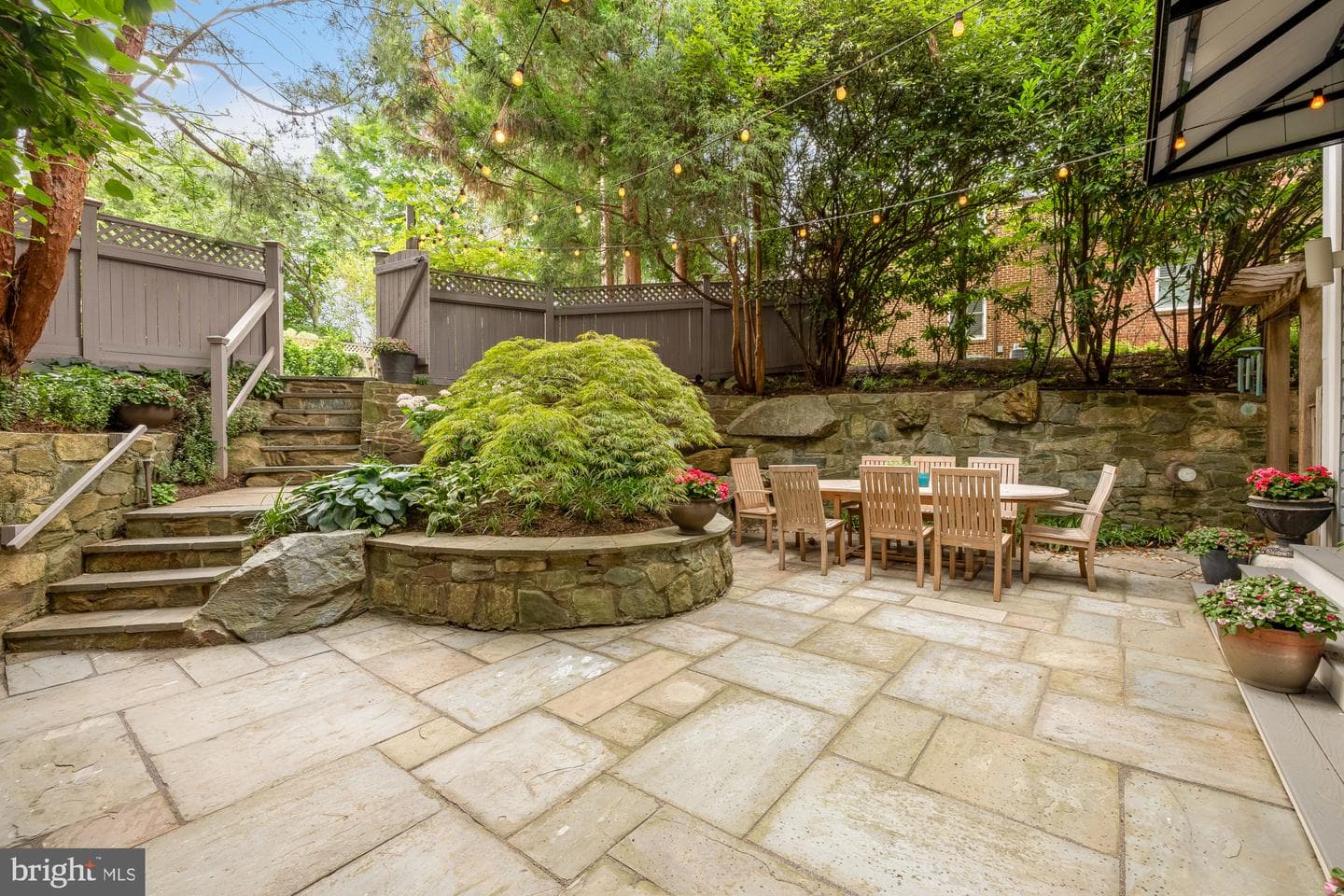 10914 Montrose Avenue photo 41