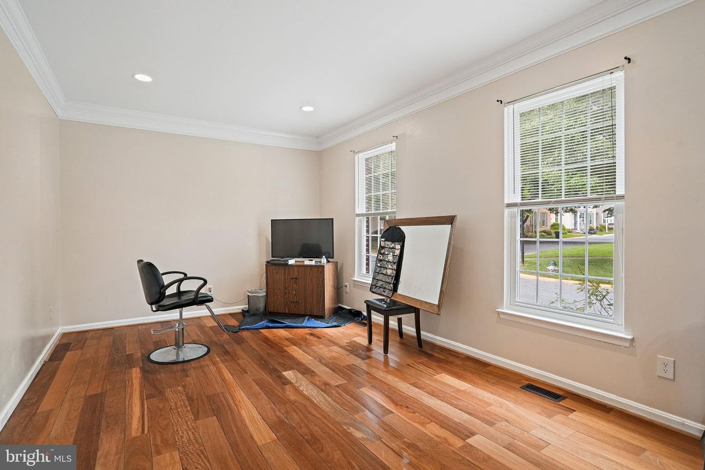 8612 Castlebar Way photo 4
