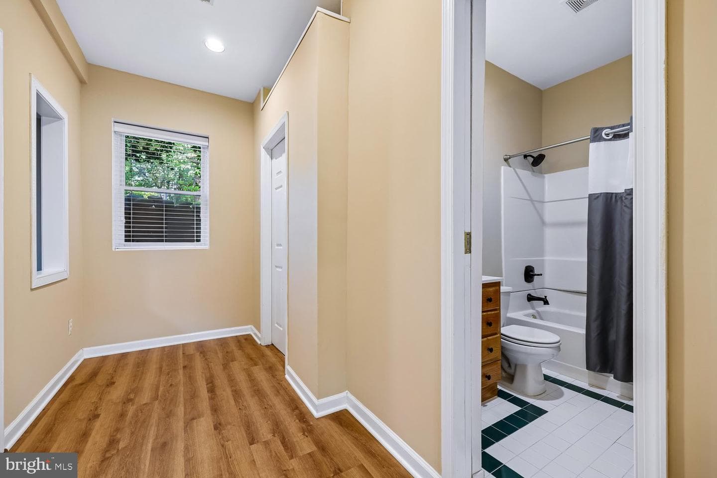 211 Chestertown Street photo 31