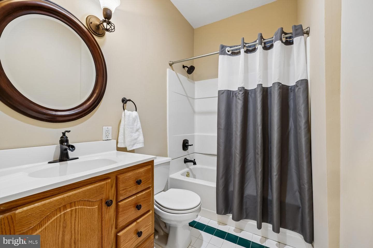 211 Chestertown Street photo 32