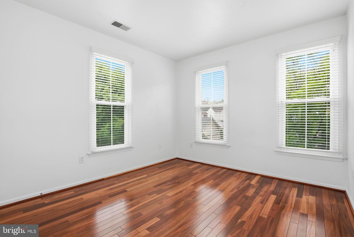 1120 Crestfield Drive photo 22