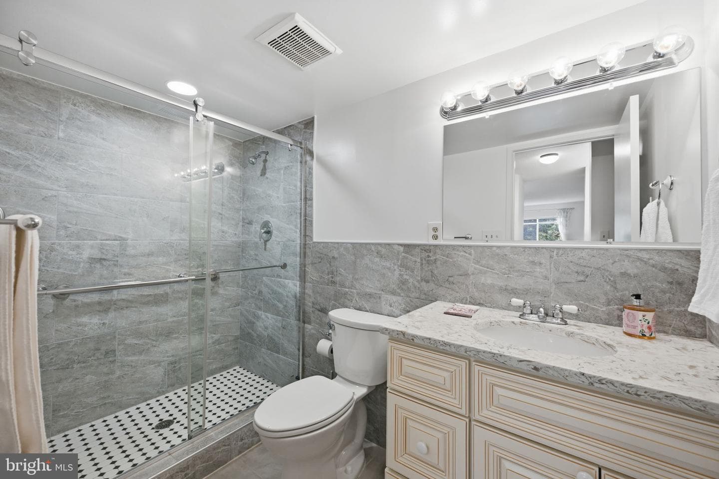 15100 Interlachen Drive #4-124 photo 16