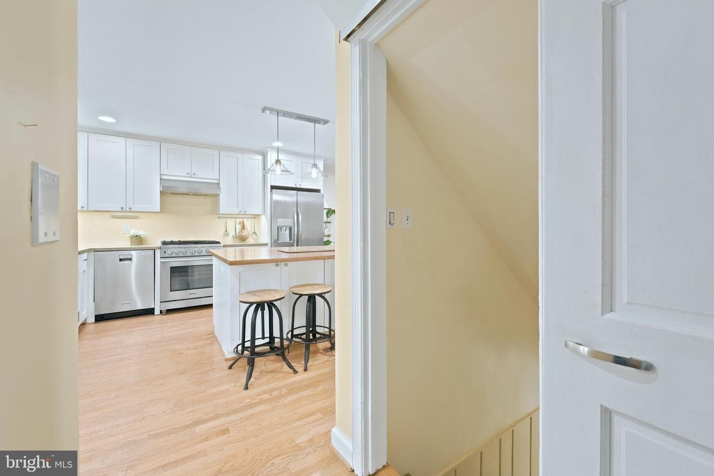 8902 Sudbury Road photo 40