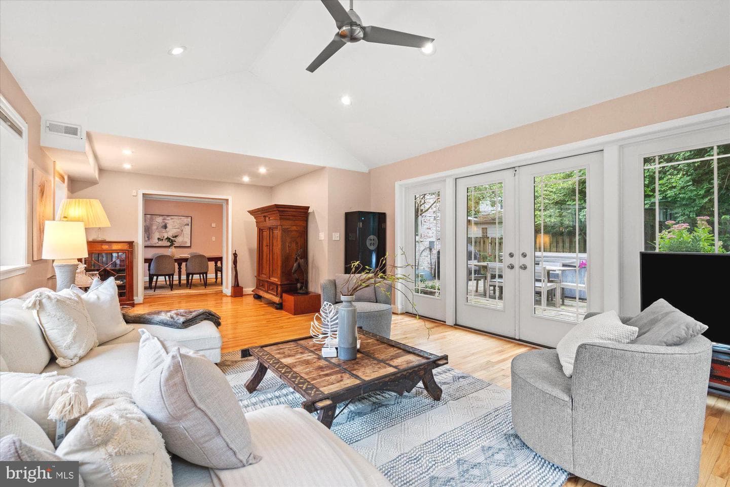 3202 Coquelin Terrace photo 10