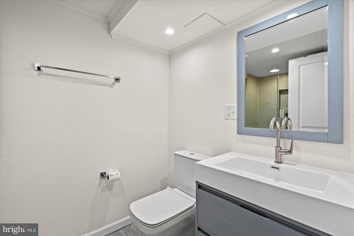 3202 Coquelin Terrace photo 24