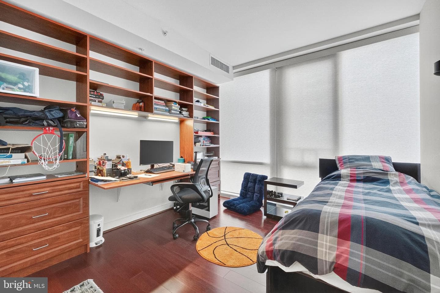 6820 Wisconsin Avenue #4006 photo 12
