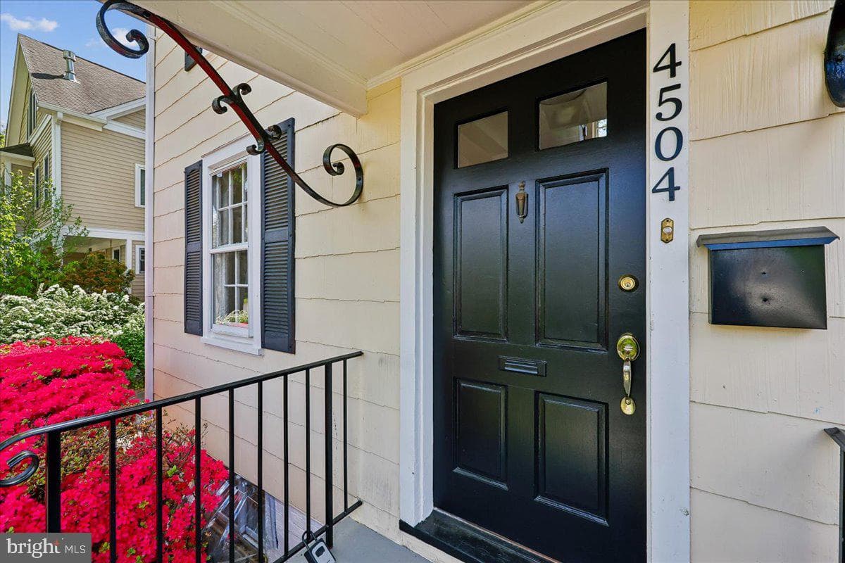 4504 Gladwyne Drive photo 3