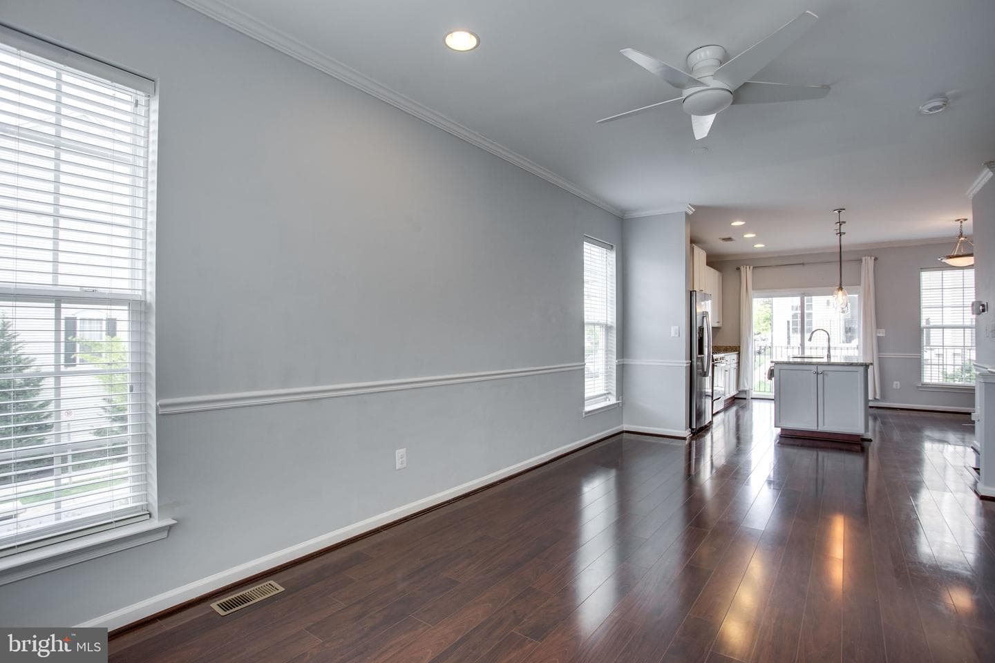 13233 Orsay St photo 3