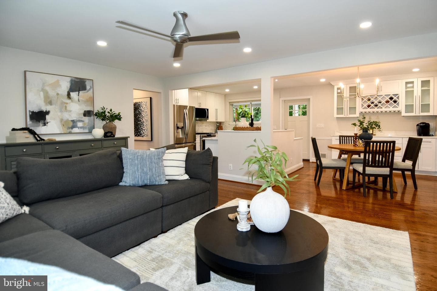 3401 Oberon Street photo 3