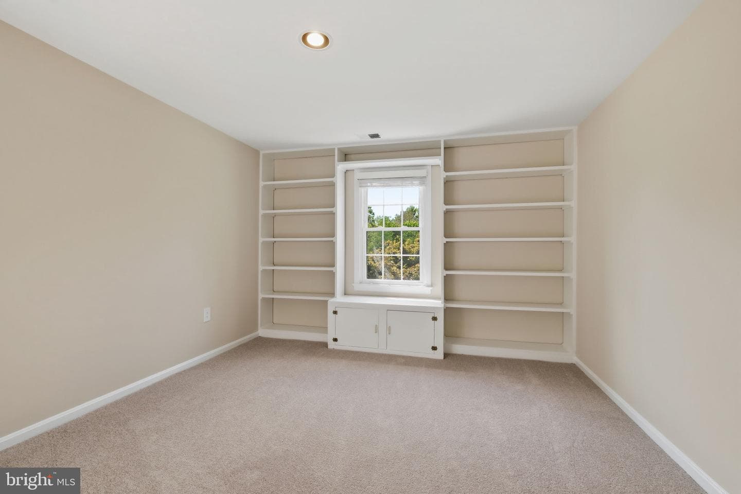 1429 Longhill Drive photo 23