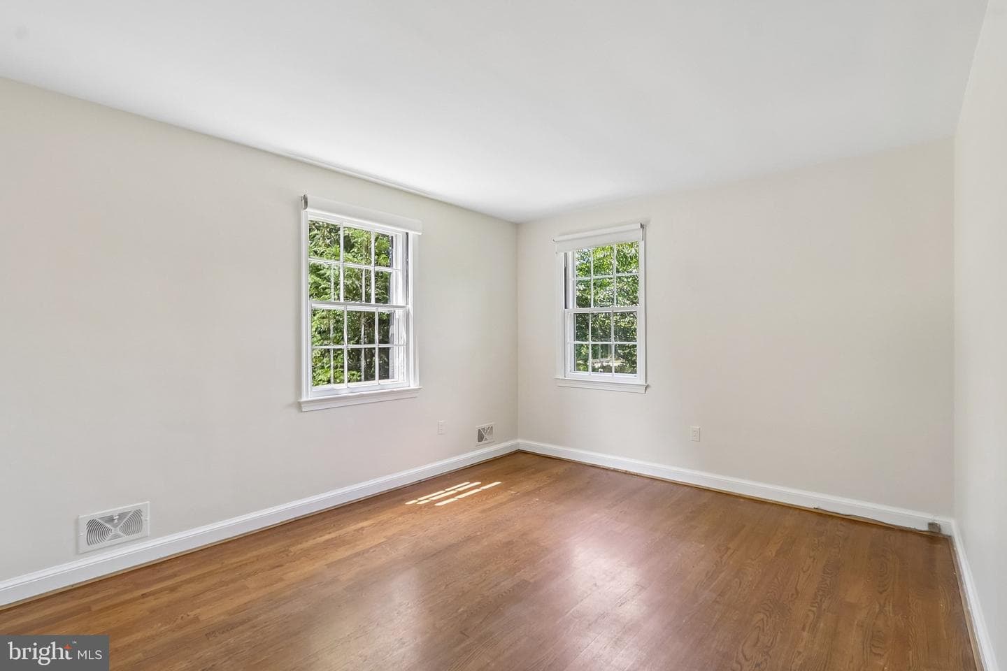 5719 Newington Road photo 42