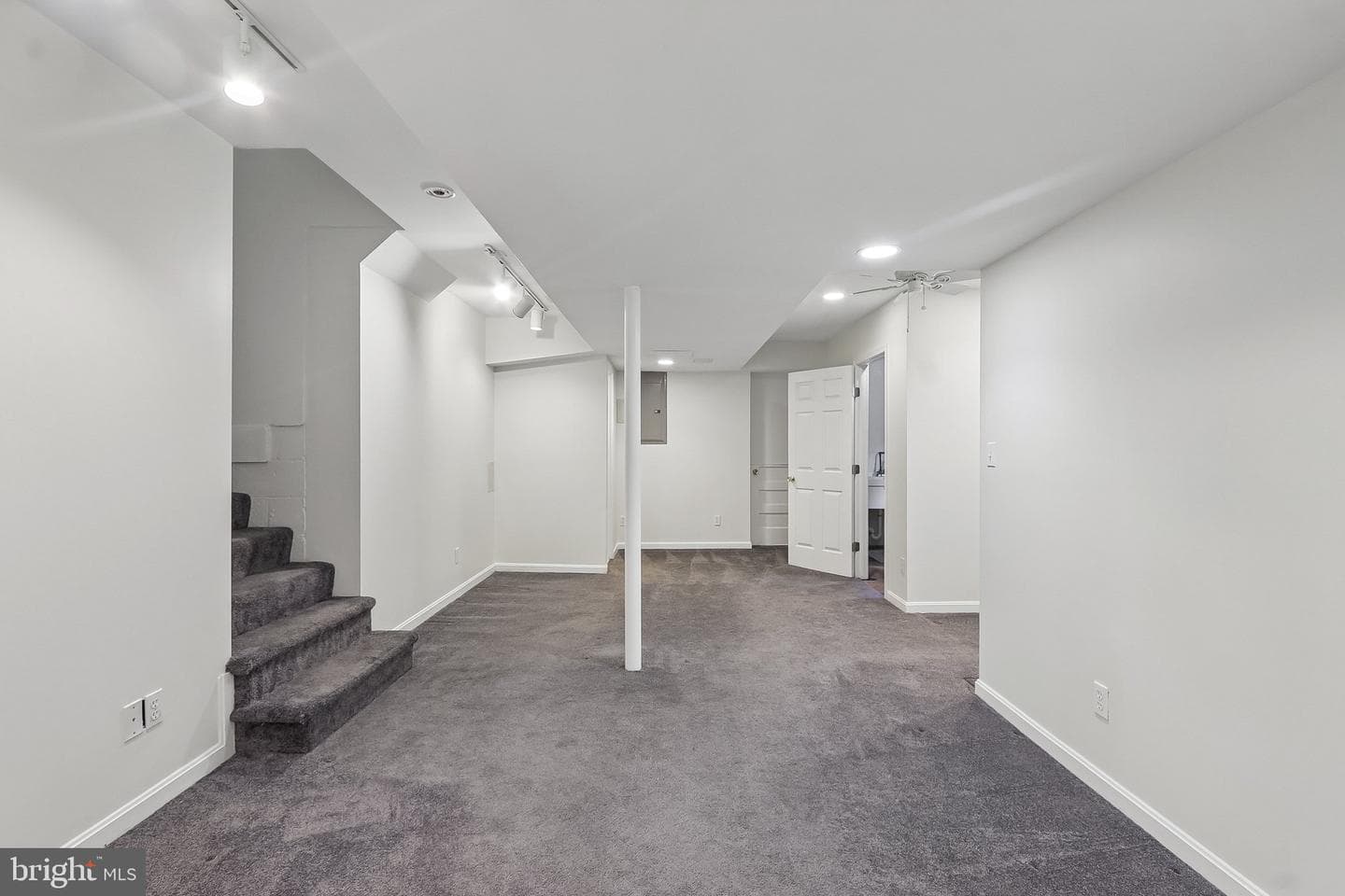 5719 Newington Road photo 45