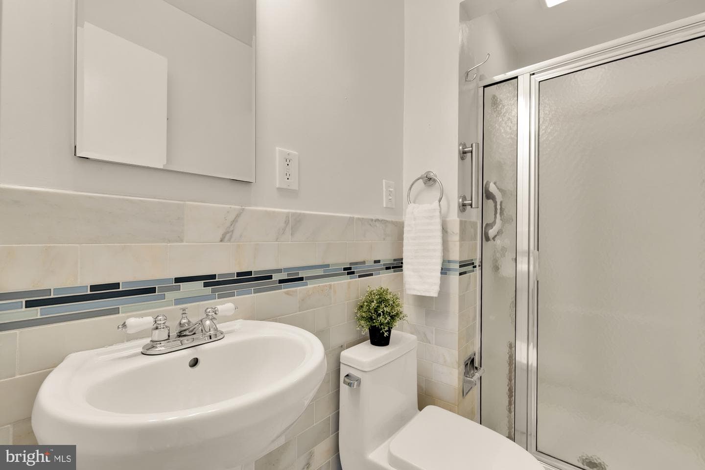 7822 Moorland Lane photo 9