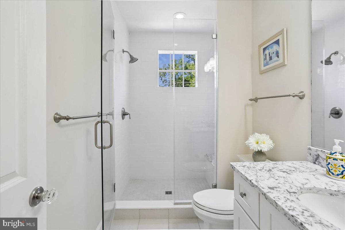 7800 Radnor Road photo 57