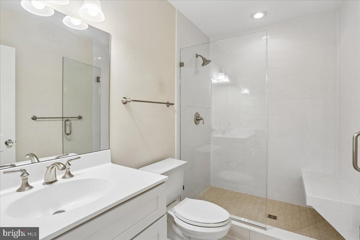 7800 Radnor Road photo 68