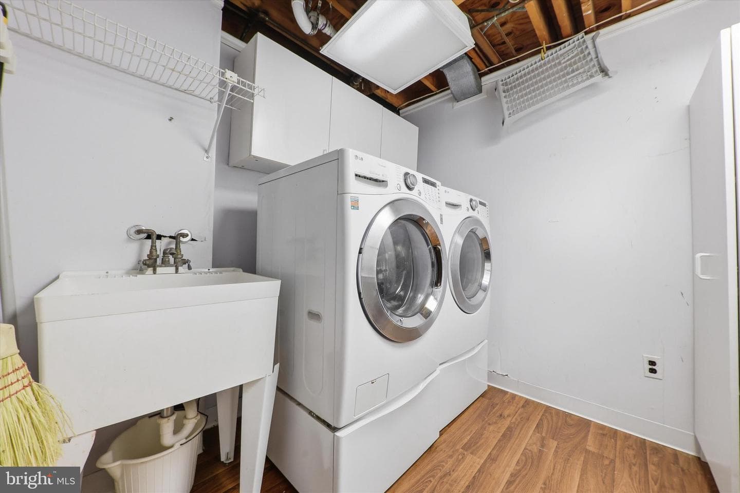 3710 Queen Mary Drive photo 21
