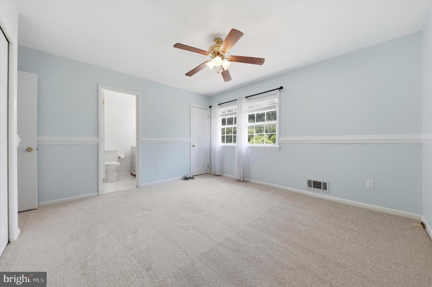 3710 Queen Mary Drive photo 23