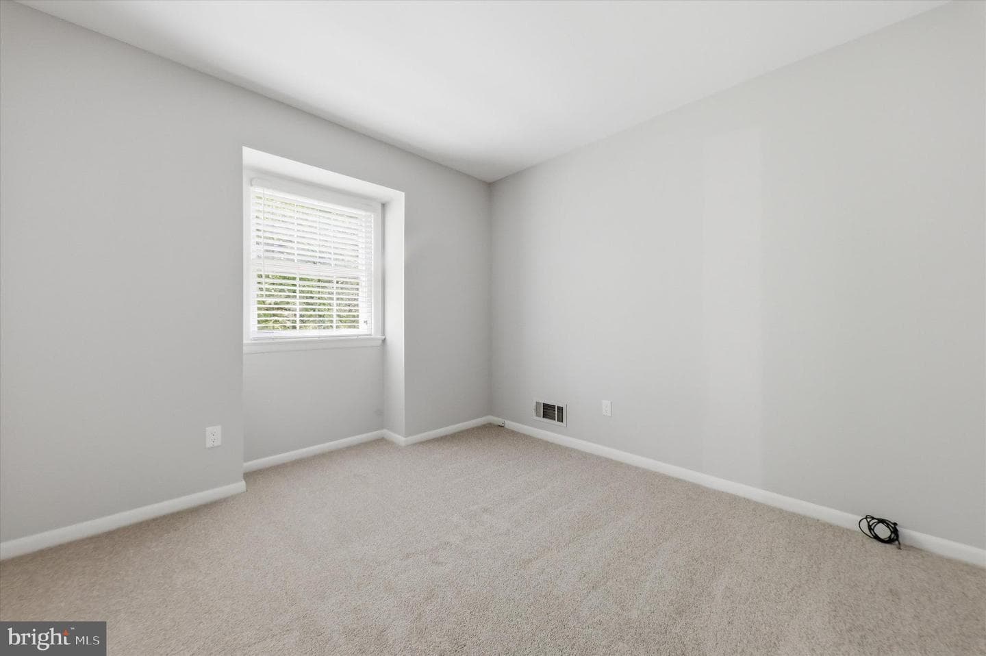 3710 Queen Mary Drive photo 26