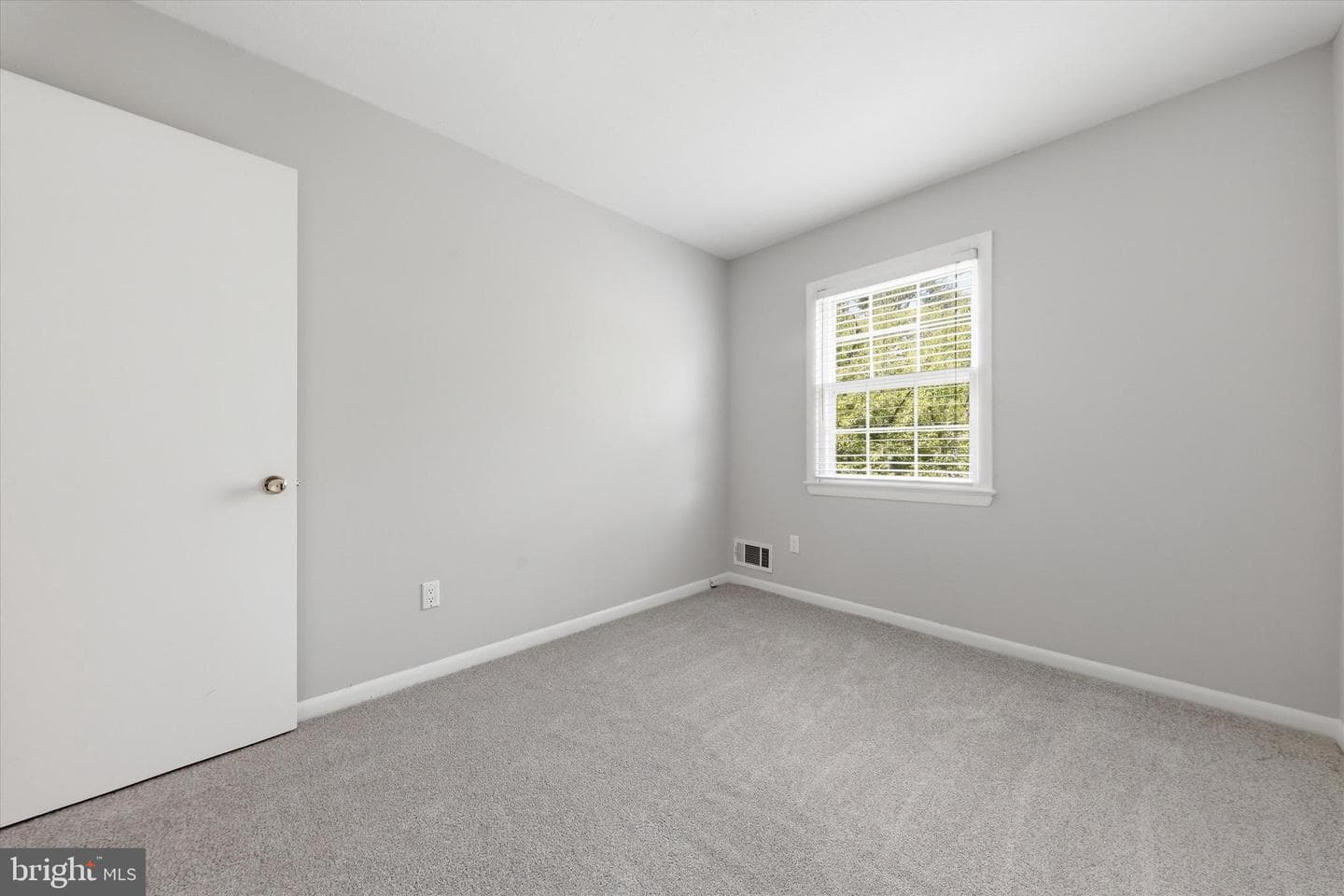 3710 Queen Mary Drive photo 31