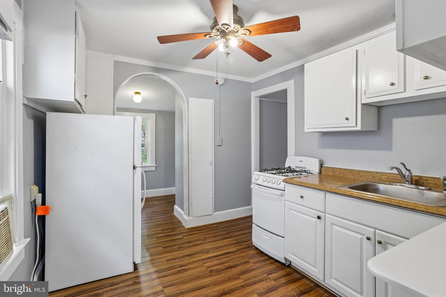 315 Circle Avenue photo 10