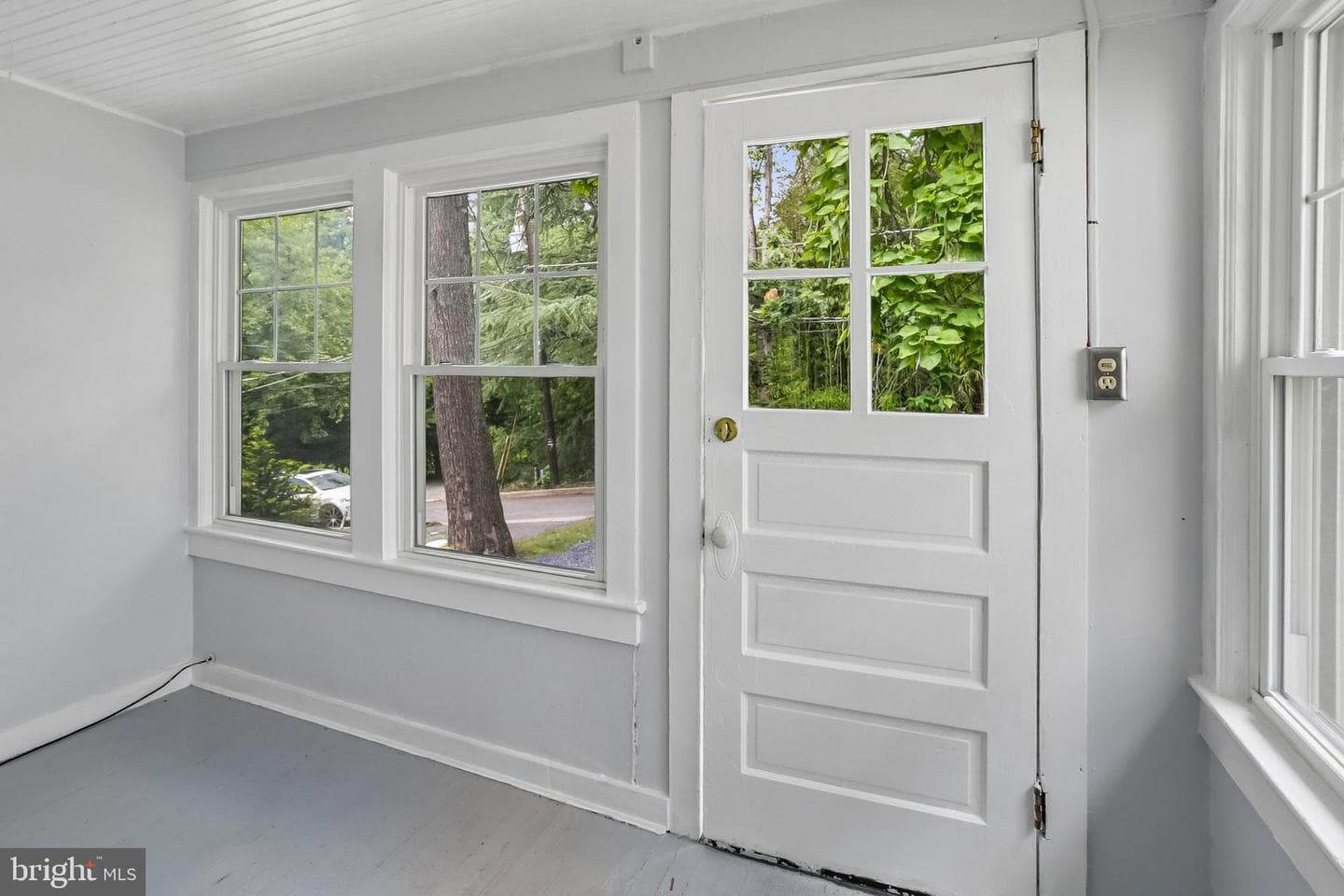 315 Circle Avenue photo 4