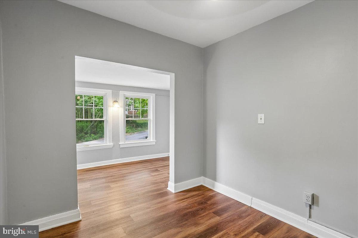 315 Circle Avenue photo 54