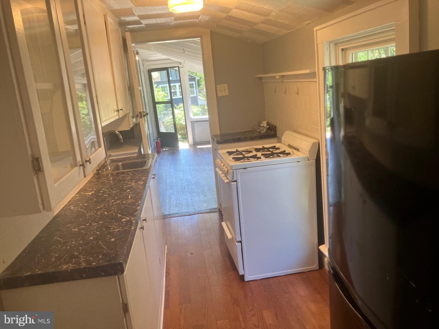 315 Circle Avenue photo 56