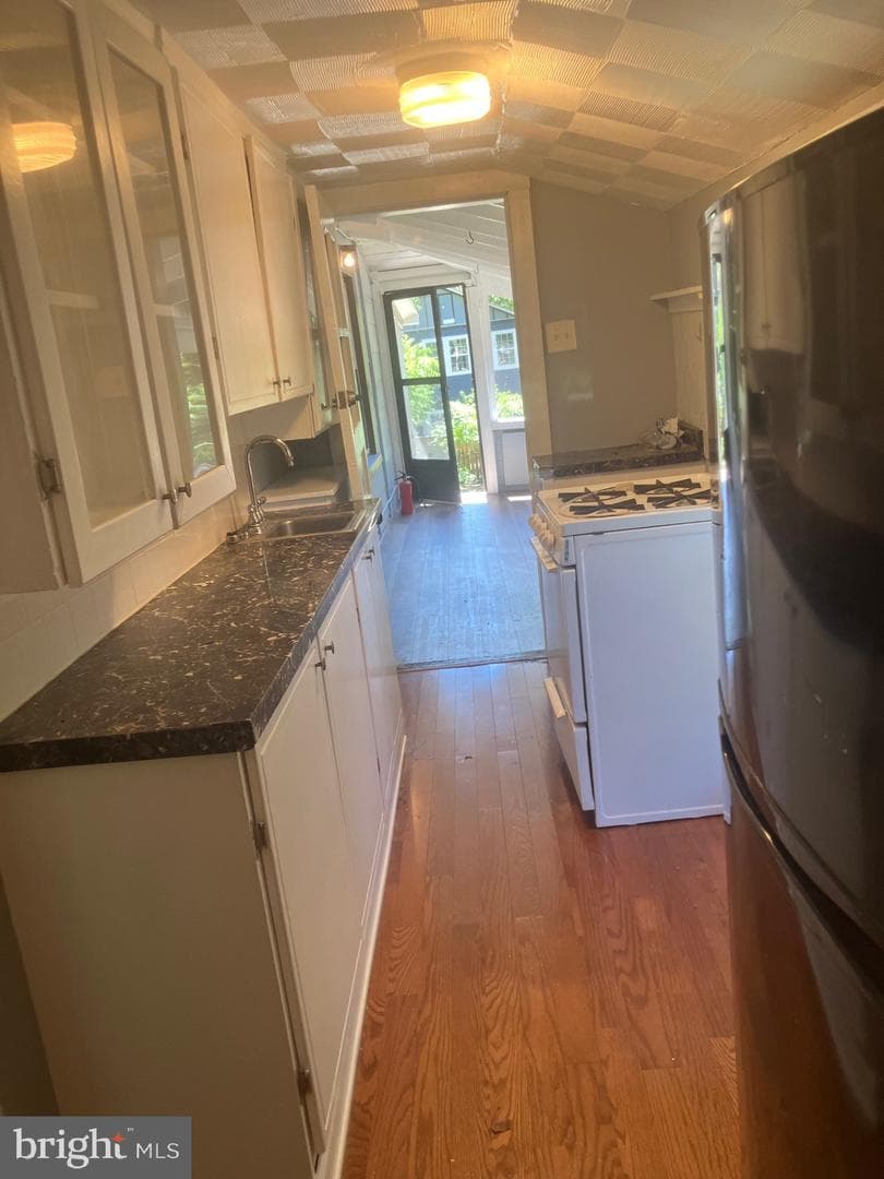 315 Circle Avenue photo 57
