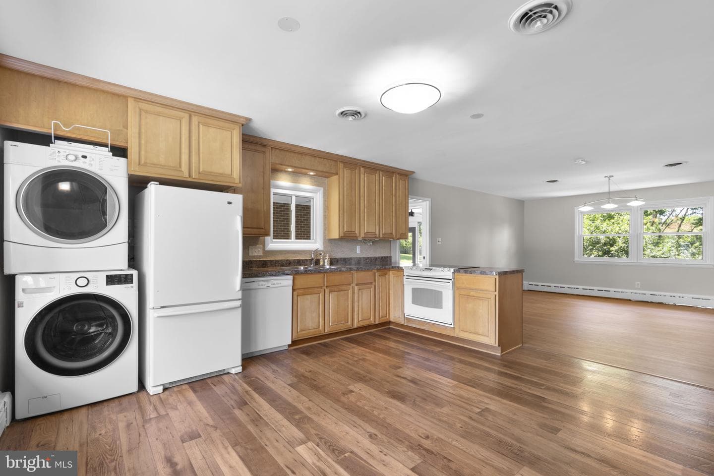 18015 Muncaster Road photo 11