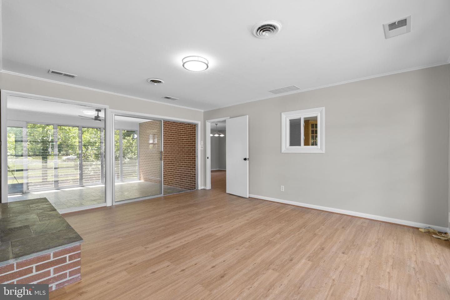 18015 Muncaster Road photo 28