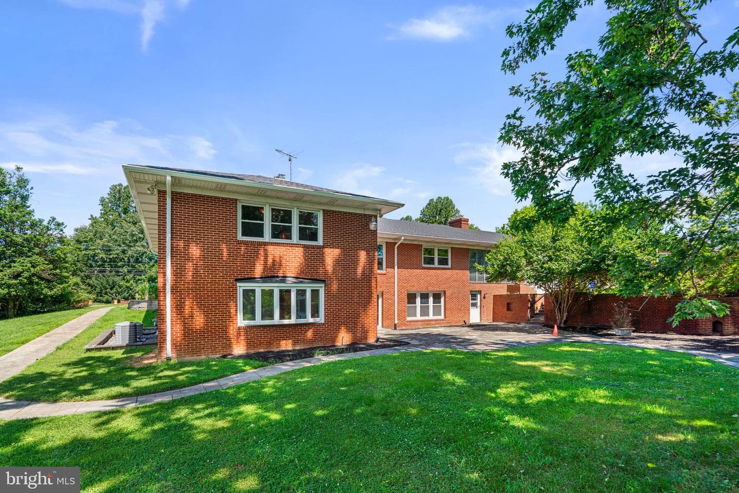 18015 Muncaster Road photo 75